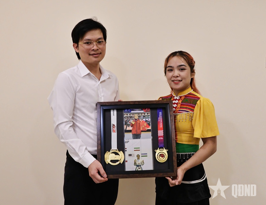 Tấm lòng nhân ái của võ sĩ Lò Thị Phung